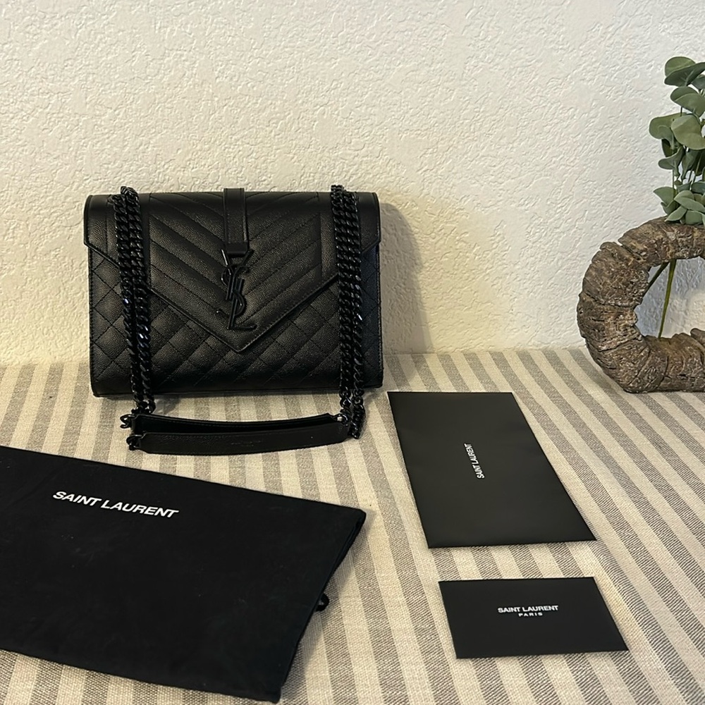 Saint Laurent medium triquilt envelope black w/ black hardware